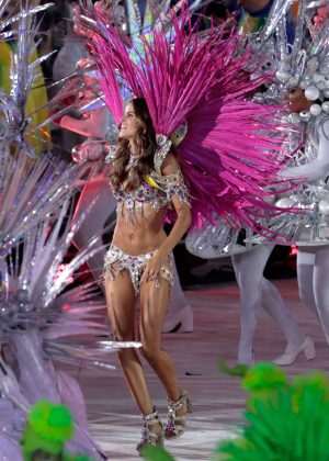 Izabel Goulart - Closing Ceremony for the 2016 Rio Olympics in Brazil