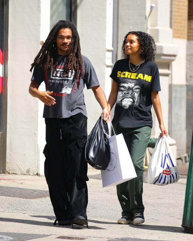 Jasmine Daniels - Shopping candids in New York