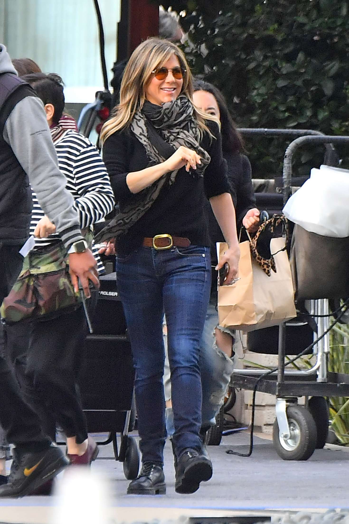 Jennifer Aniston 2019 : Jennifer Aniston: Leaves set of her new show for Apple -07