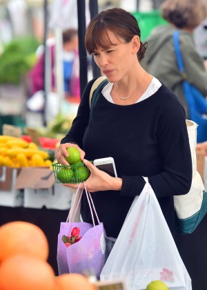 Jennifer Garner - Farmer's Market in Pacific Palisades