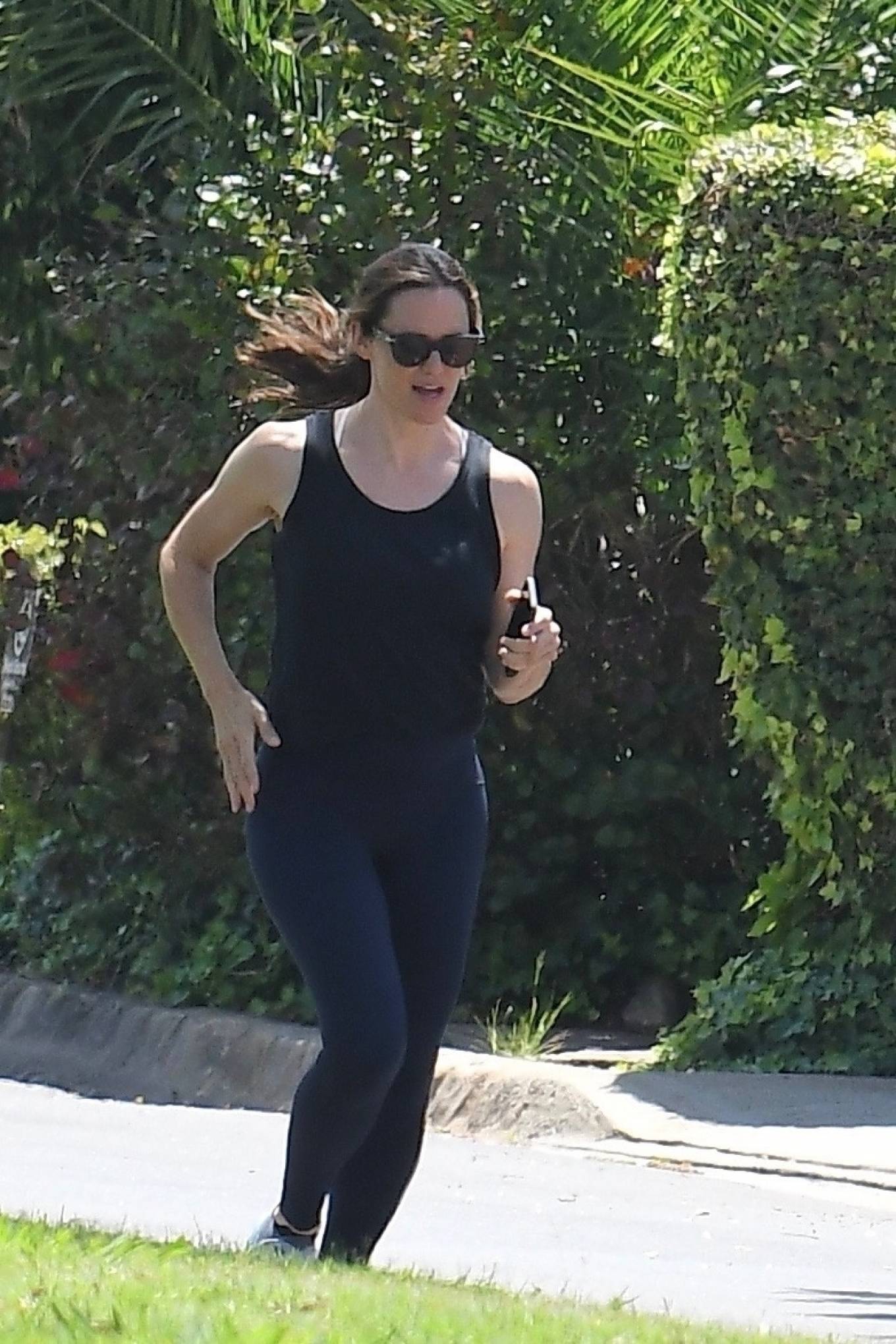 Jennifer Garner - Jogging in Pacific Palisades-18 | GotCeleb