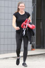 Jennifer Garner - Leaving her boxing class in Los Angeles