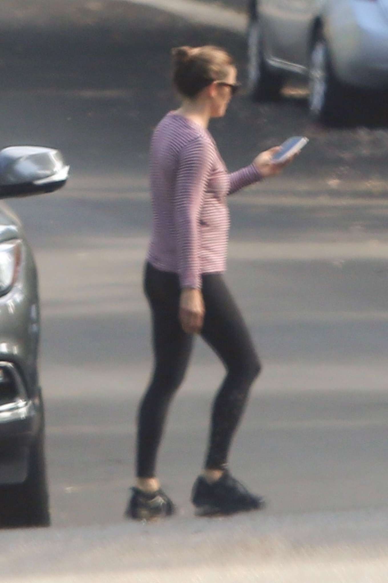 Jennifer Garner â€“ Out on a walk in the Brentwood