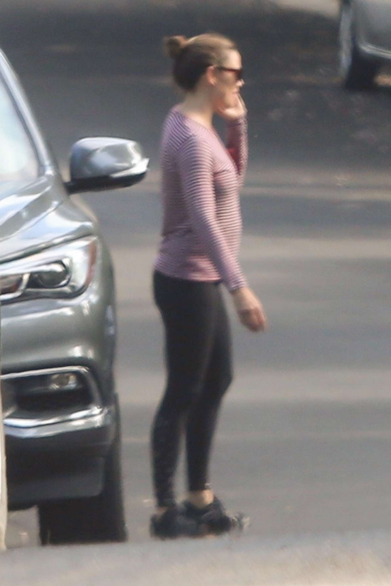 Jennifer Garner â€“ Out on a walk in the Brentwood