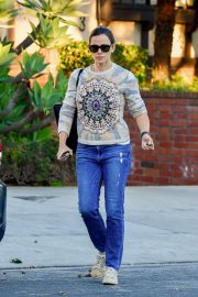 Jennifer Garner running errands in Brentwood