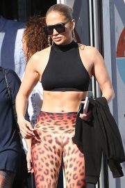 Jennifer Lopez - Arrives at the gym in preparation to her Super Bowl show in Miami