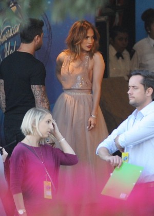 Jennifer Lopez - Arriving at 'American Idol Finale' in Los Angeles