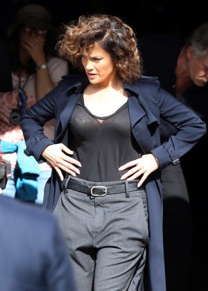Jennifer Lopez - Filming 'Shades Of Blue' in Brooklyn