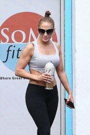 Jennifer Lopez - Heading to the gym in Miami