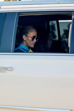 Jennifer Lopez - Heads to a studio in limo