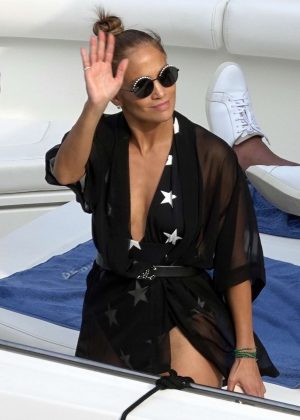 Jennifer Lopez on a boat in Capri