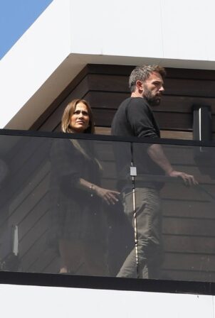 Jennifer Lopez - Out viewing another expensive home in Los Angeles