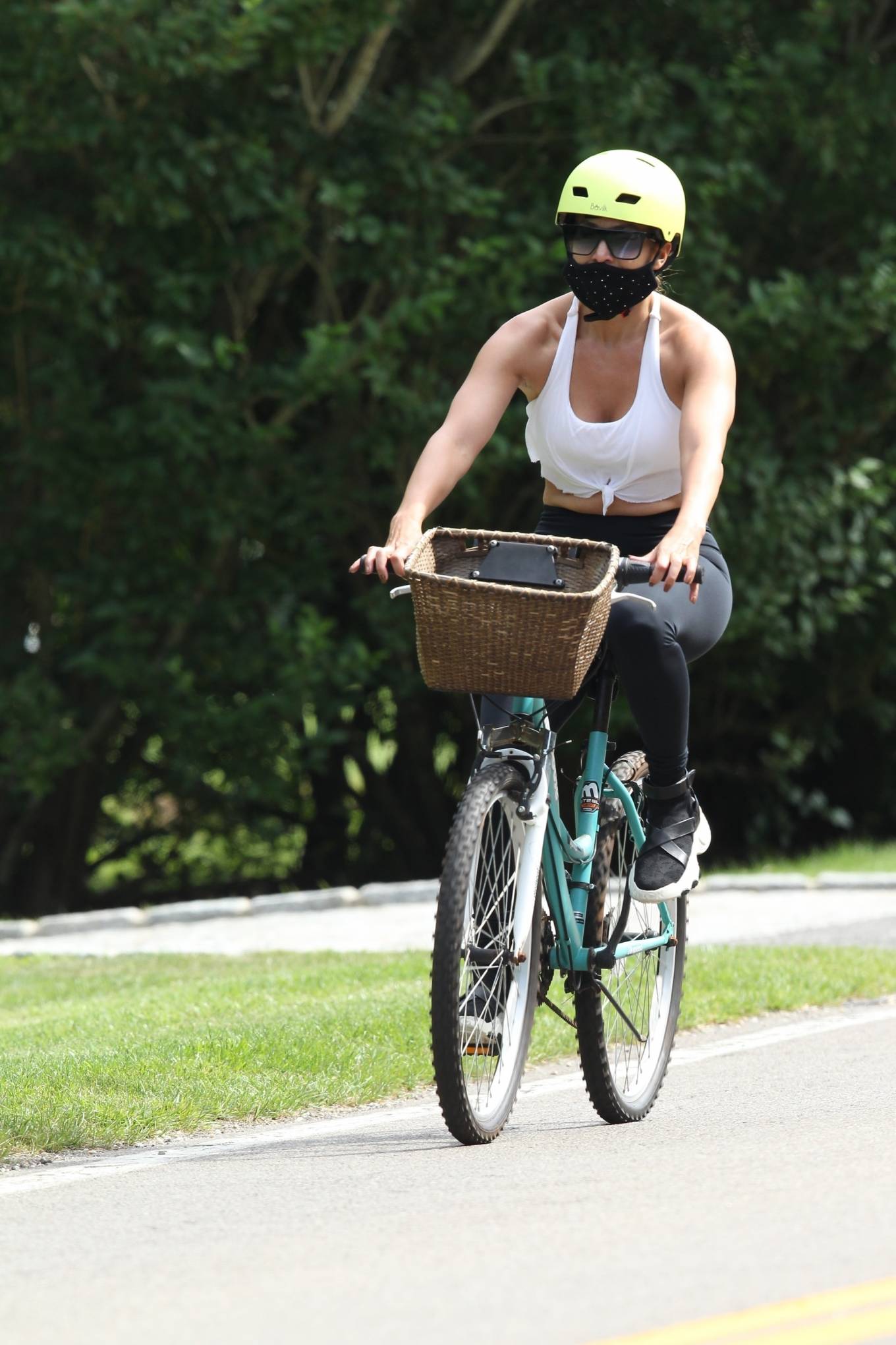 Jennifer Lopez – Riding bike around the Hamptons