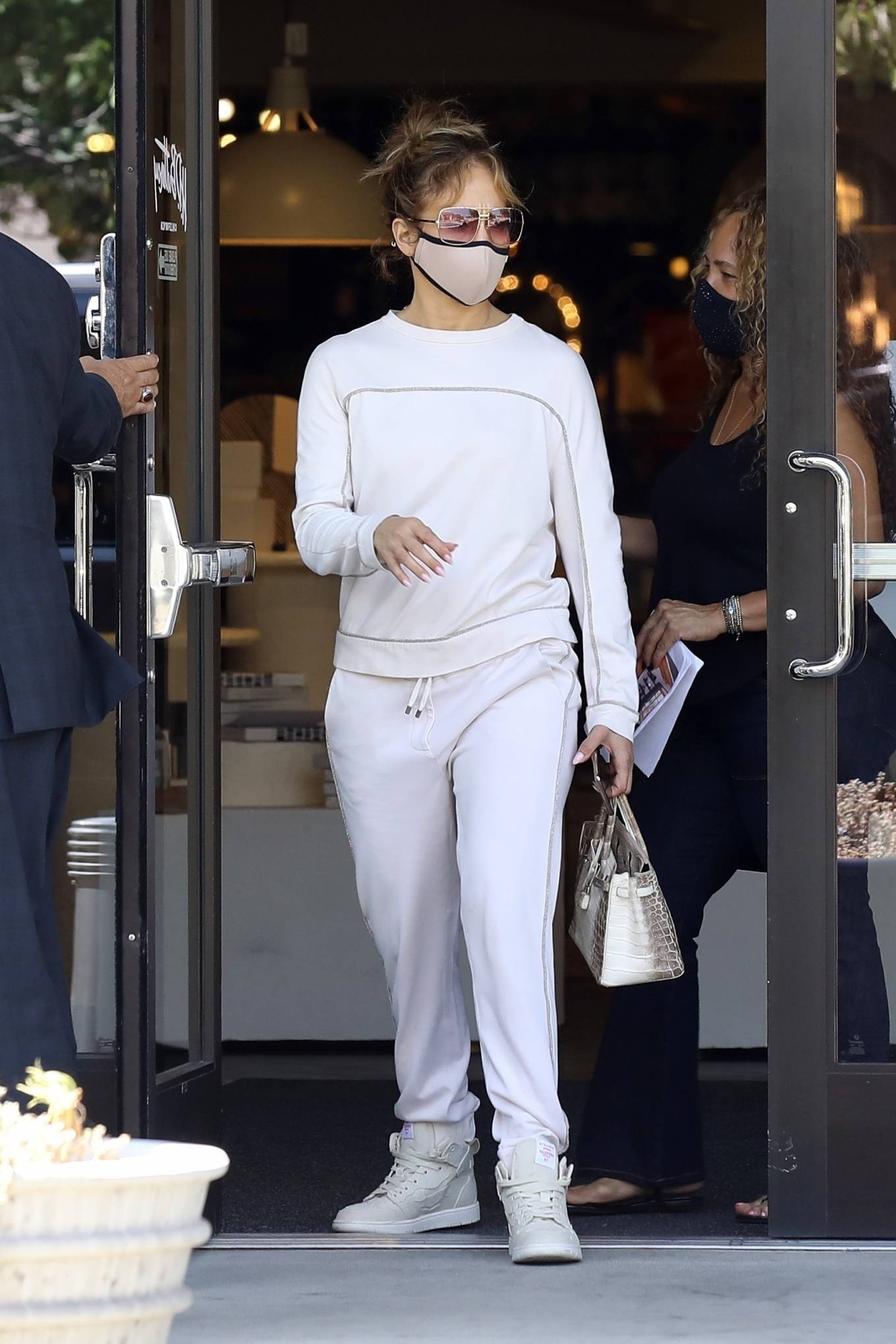 Index of /wp-content/uploads/photos/jennifer-lopez/seen-in-sweats-and-a