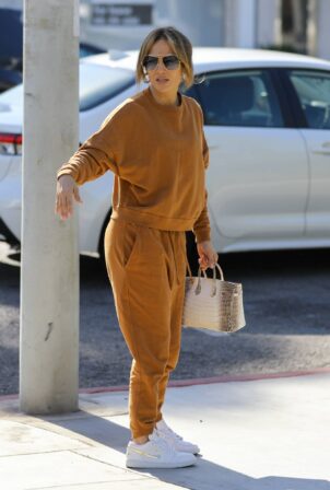 Jennifer Lopez - Shopping for furniture and rugs in Hollywood