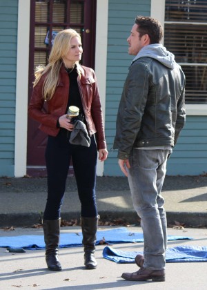 Jennifer Morrison - Filming "Once Upon a Time" in Richmond