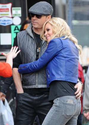 Jenny McCarthy - Doing a photoshoot in NYC