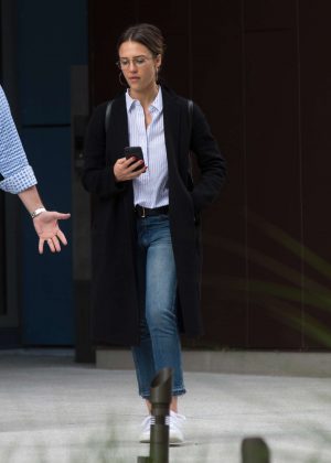 Jessica Alba Leaves Office Building in Los Angeles