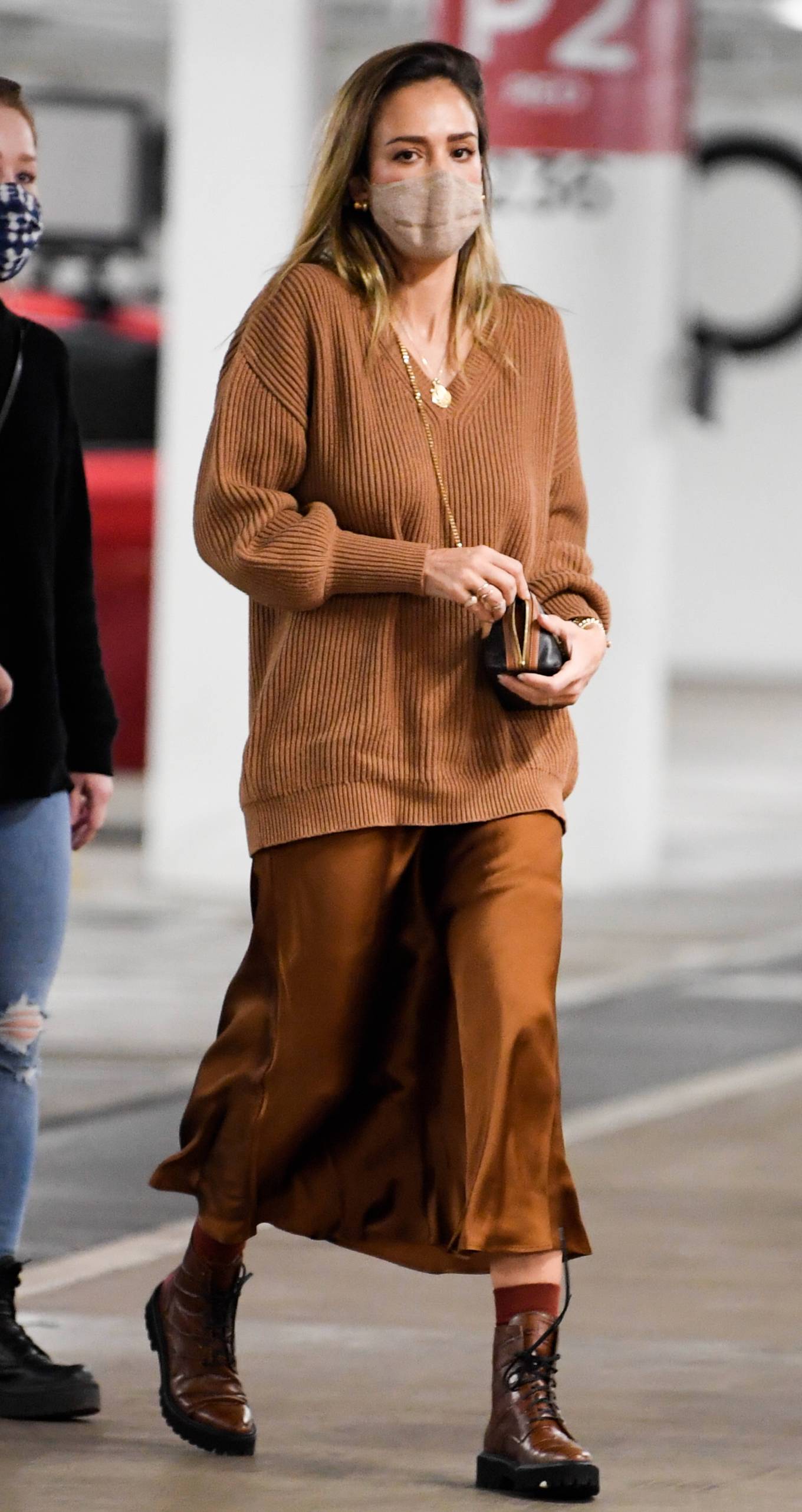 Jessica Alba – Spotted at Nordstrom in Century City