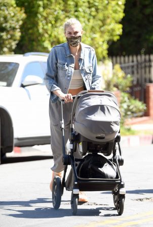 Jessica 'Jess' Hart - Shows off her post baby body in West Hollywood