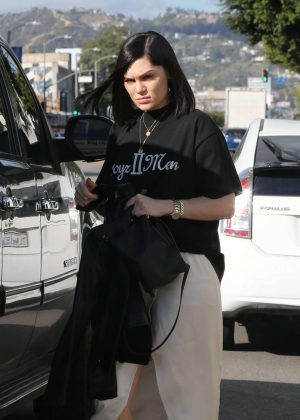 Jessie J has lunch in Hollywood