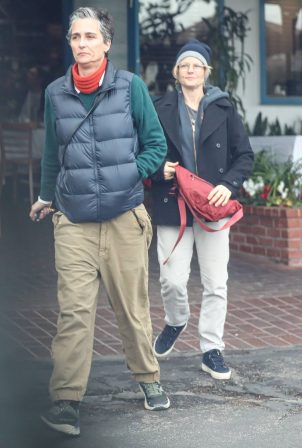 Jodie Foster - With Alexandra Hedison seen at Mauro's cafe in West Hollywood