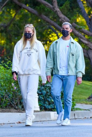 Joe Jonas and Sophie Turner - Seen while walk around the neighborhood in Los Angeles