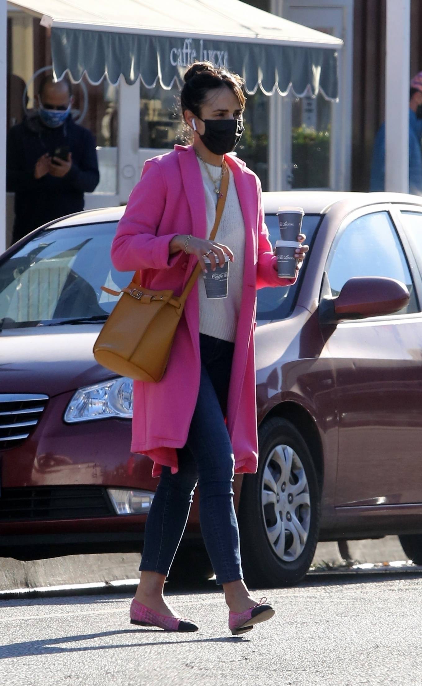 Jordana Brewster – Out for coffee in Brentwood