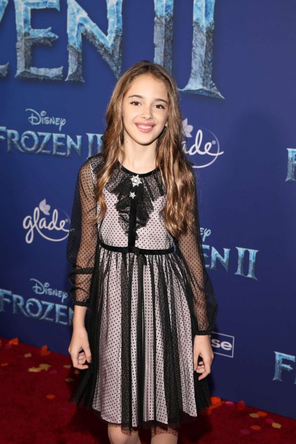 Julia Butters – 'Frozen 2' Premiere in Los Angeles | GotCeleb