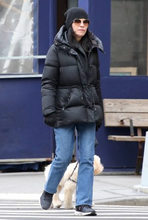 Julianna Margulies - Strolling with her dog in The West Village