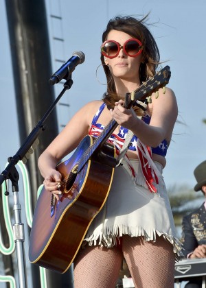 Kacey Musgraves - 2015 Stagecoach California's Country Music Festival in Indio