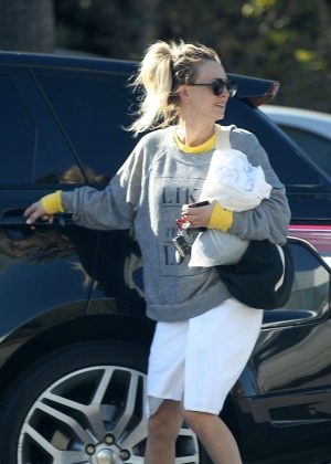Kaley Cuoco - Leaving a yoga class in Los Angeles