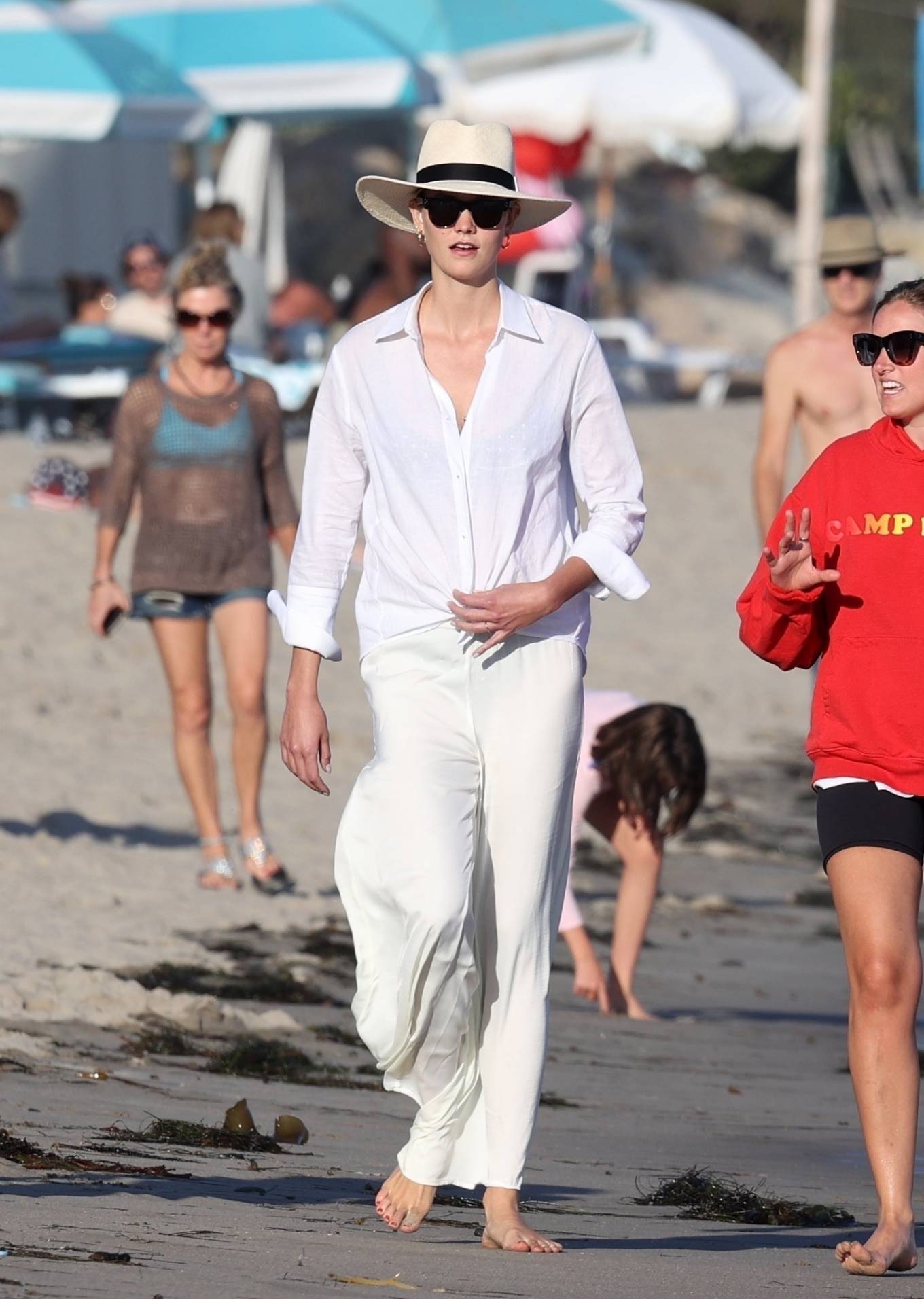 Karlie Kloss – Pictured on the beach in Santa Monica