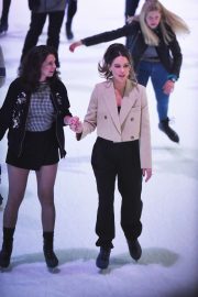 Kate Beckinsale - Ice skating in New York