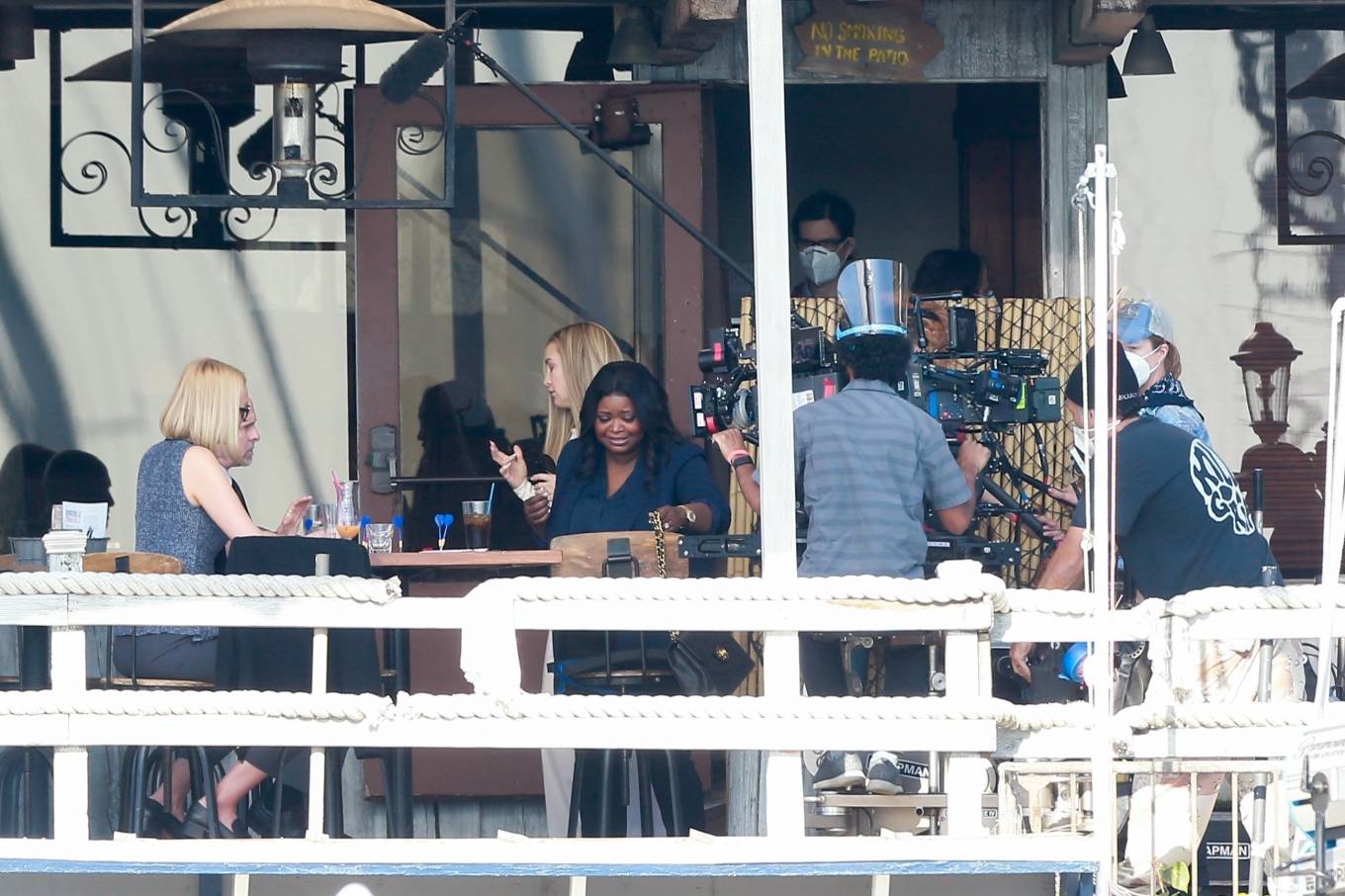 Kate Hudson and Octavia Spencer – Filming at a local eatery in Marina Del Rey