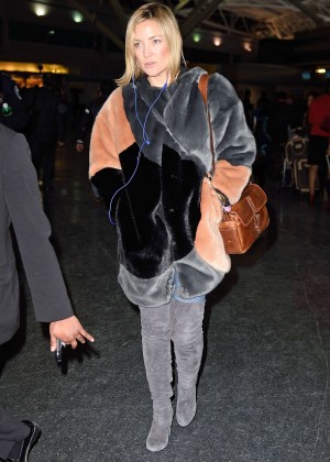 Kate Hudson - Arrives at JFK Airport in New York