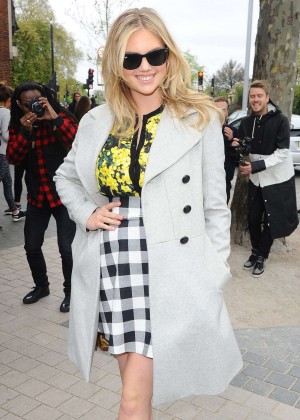 Kate Upton - Arriving at the Vogue Festival in London