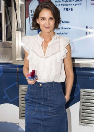 Katie Holmes - Attending the 'Perksicle Tour' Event in NY