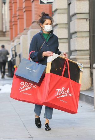 Katie Holmes - Christmas Shopping in Downtown Manhattan
