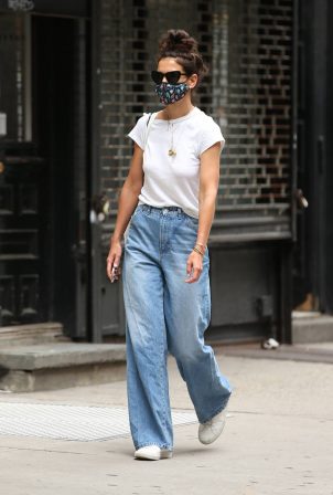 Katie Holmes in Jeans out in NYC