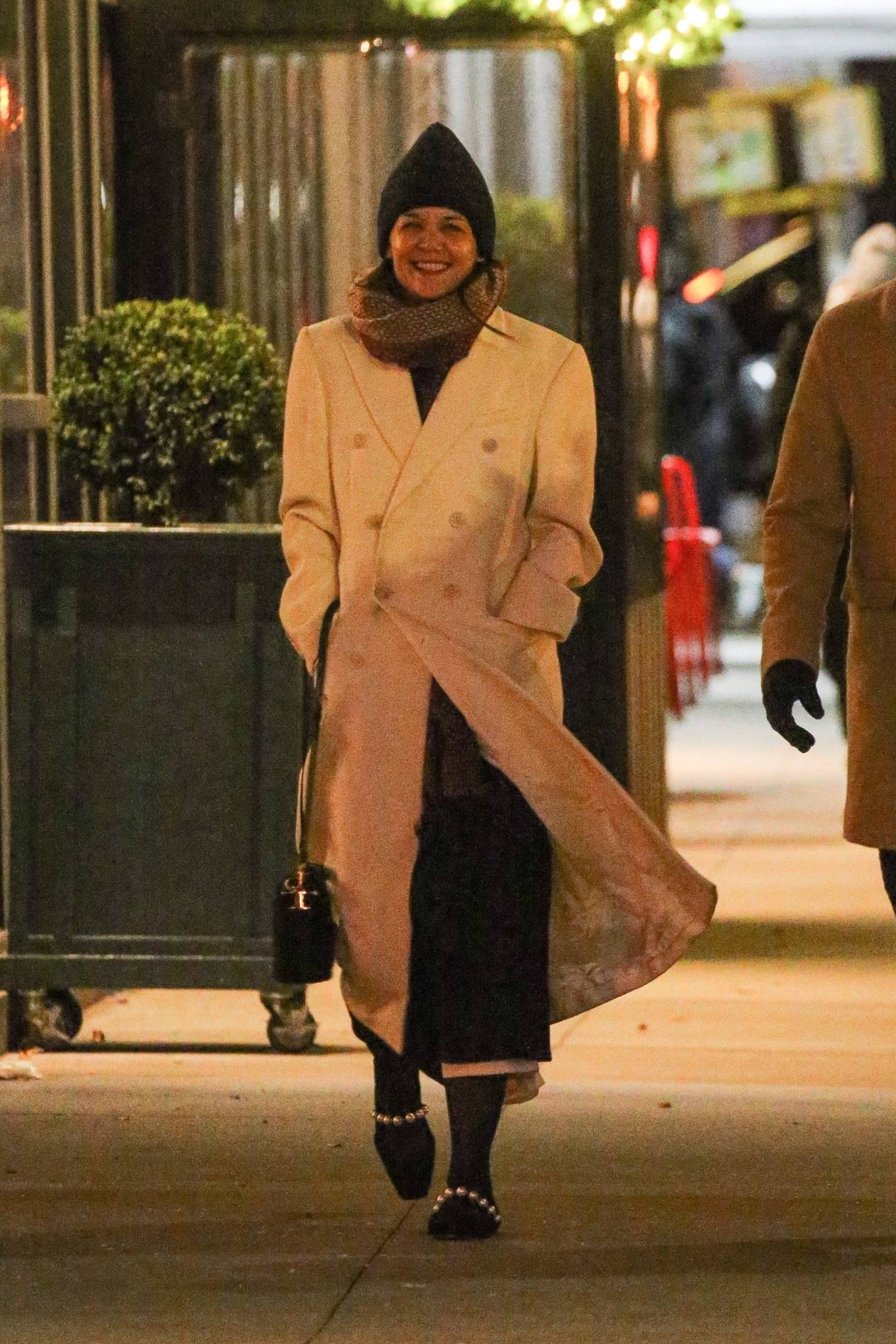 Katie Holmes 2022 : Katie Holmes – Looks stylish as she goes out to dinner in New York-01