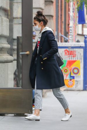 Katie Holmes - Out in New York for a walk