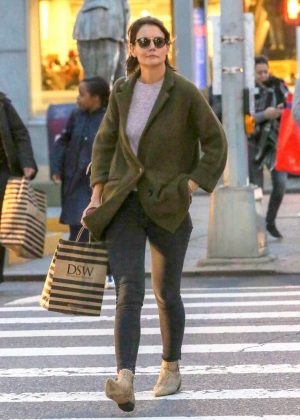 Katie Holmes - Shopping at DSW in New York City