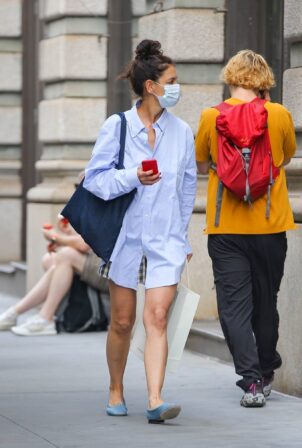 Katie Holmes - Wears a men's button-up shirt for an outing in New York