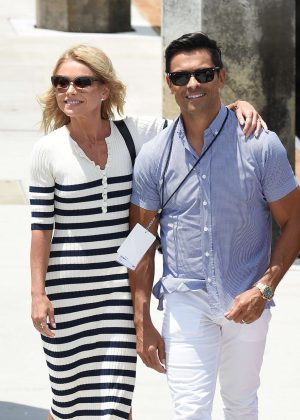 Kelly Ripa and Mark Consuelos at 2018 Comic Con in San Diego