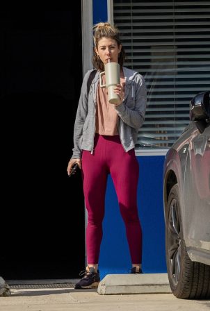 Kelly Rizzo - Seen at gym in Los Angeles