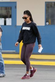 Kelly Rowland - Visits a DMV Office in Los Angeles