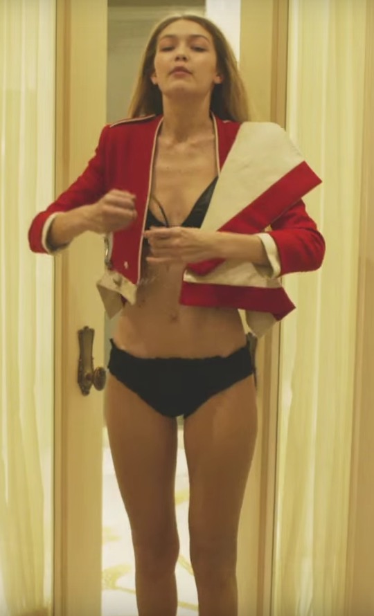 Kendall Jenner And Gigi Hadid In Underwear 04 Gotceleb 