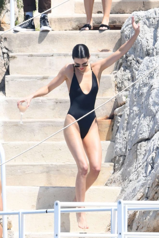 Kendall Jenner In Black Swimsuit 2018 14 Gotceleb