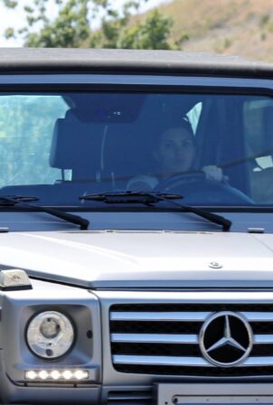 Kendall Jenner - Spotted driving her convertible Mercedes G-Wagon in L.A.